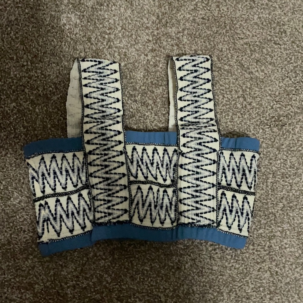 never worn before bikini top, perfect condition
